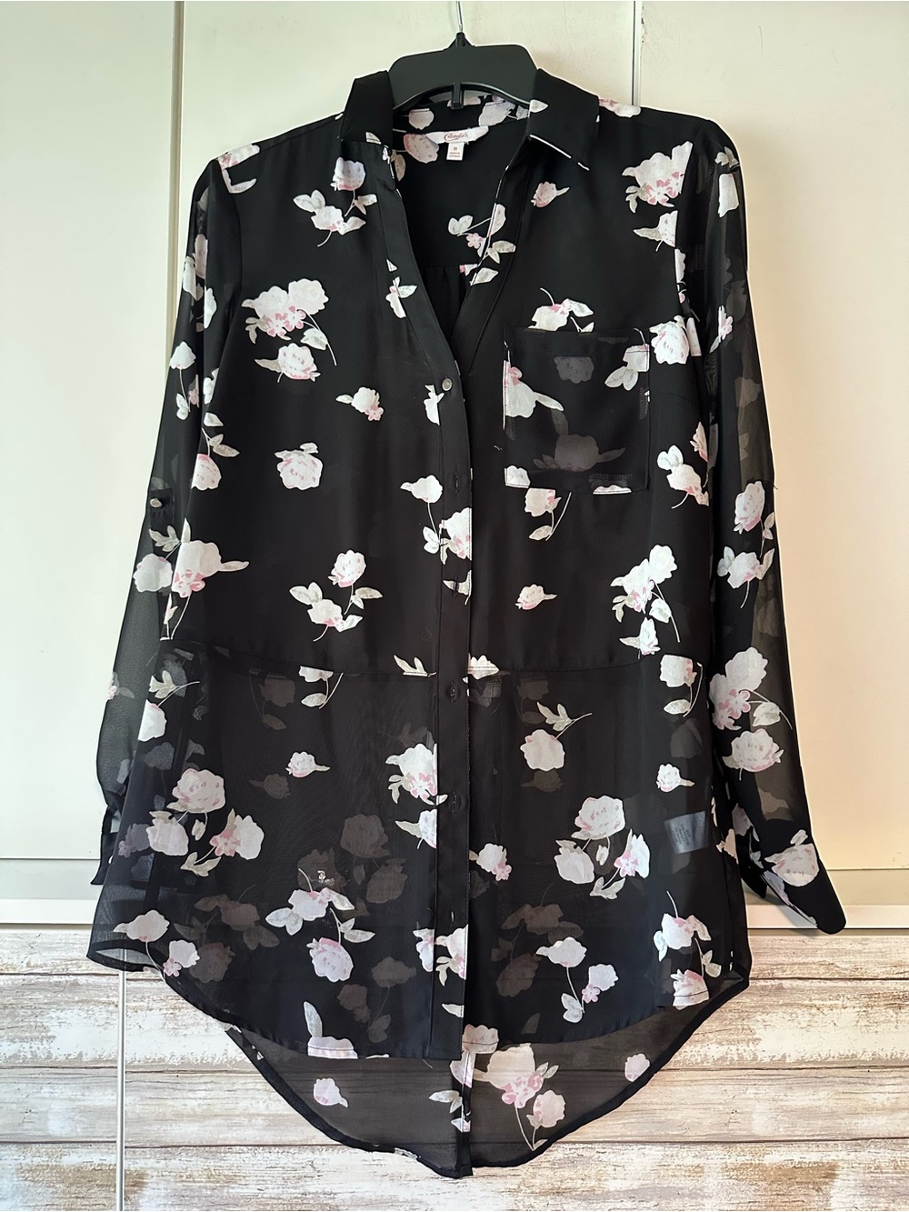 🌸 Candie’s Floral Sheer High-Low Button Front Blouse Women’s Medium
